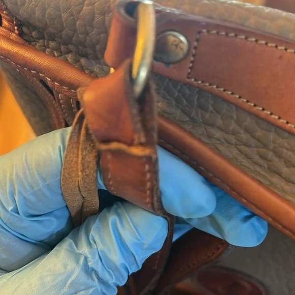 Dooney & Bourke Vintage Leather Crossbody Bag Taupe/Brown - Picture 16 of 16